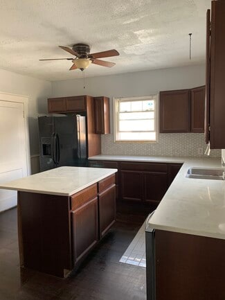 149 Grand Ave Unit Second Floor Edgewood RI, Cranston, RI 02905