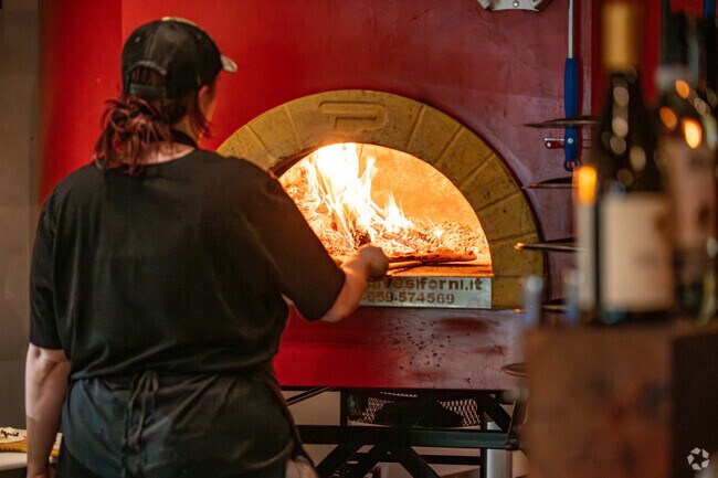 Mill Pond residents can get a fresh pizza at Humble Woodfire Pizza.