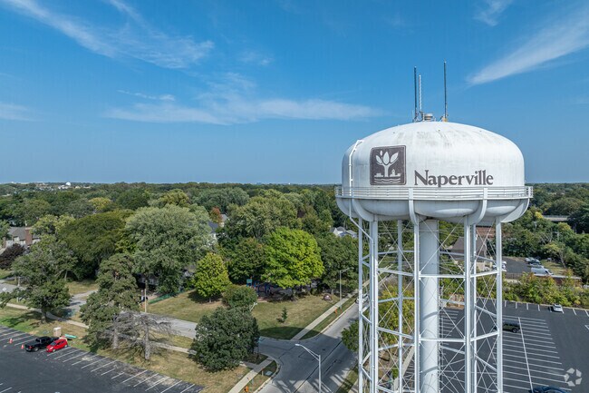 Signal Point is located in the vibrant, award-winning city of Naperville, IL.