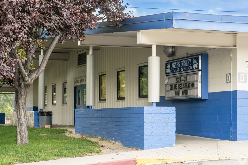 The front entrance to Agnes Risley Elementary School.
