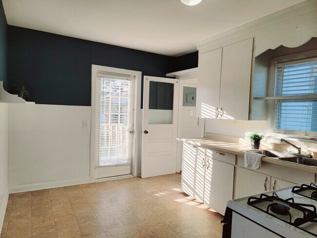 813 28th St, Orange, TX 77630 - photo 5