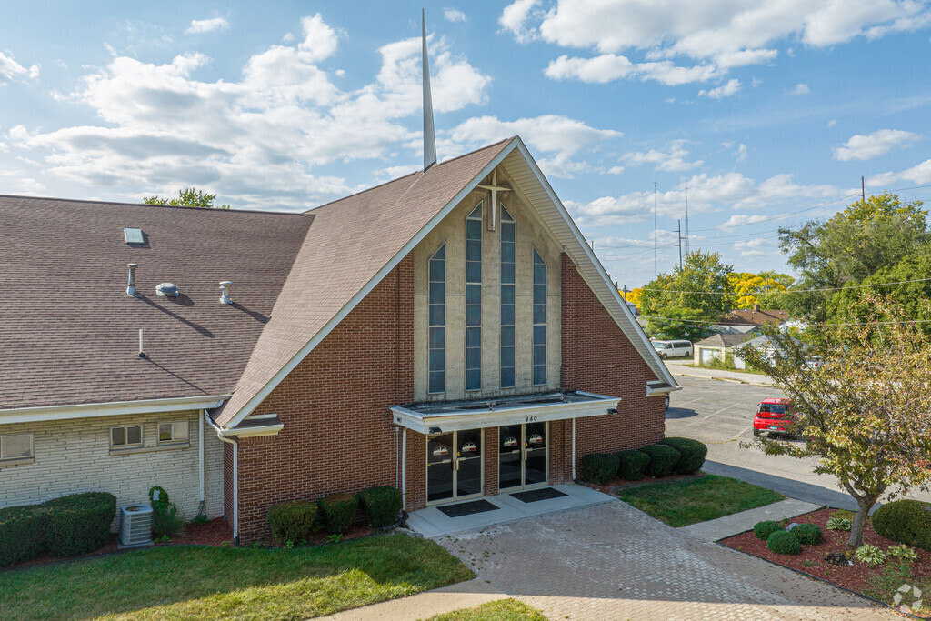 Trinity Christian School provides private education in Indianapolis, Indiana.