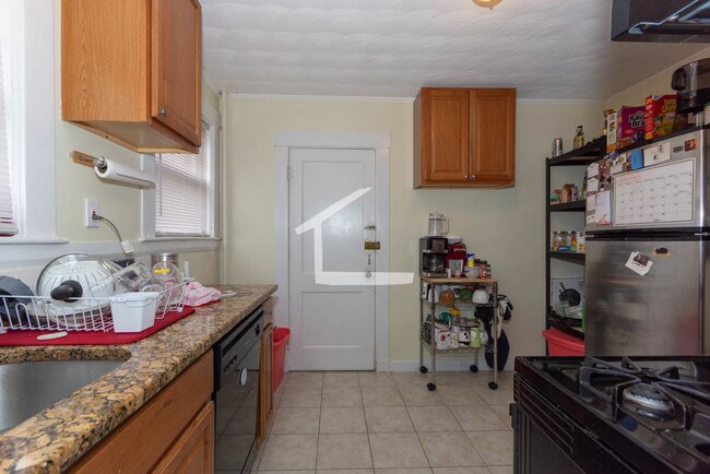 122 Bennett St unit 1, Brighton, MA 02135 - photo 6