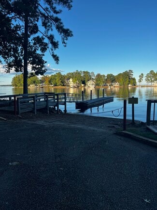 301 Harbor Heights Dr, Lexington, SC 29072