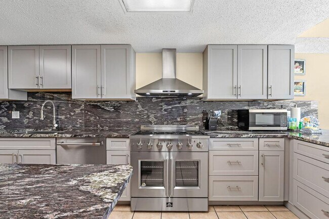 1007 W Beach Blvd unit ID1268166P, Gulf Shores, AL 36542 - photo 3