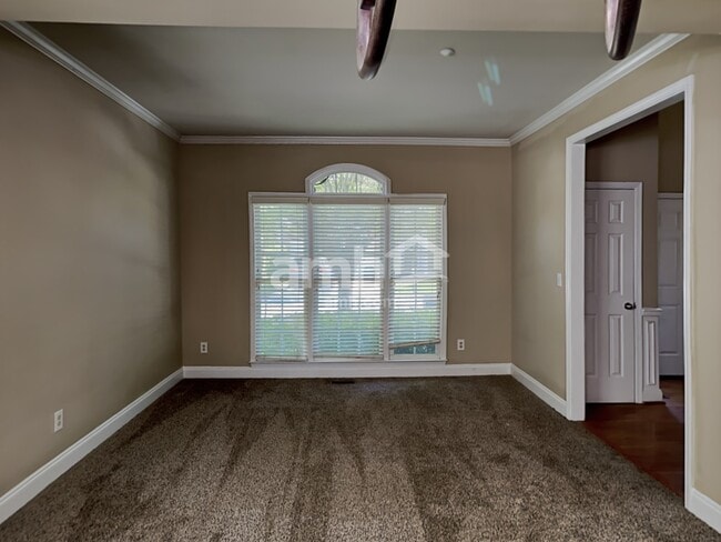 393 Cherry Tree Ln, Marietta, GA 30066 - photo 3