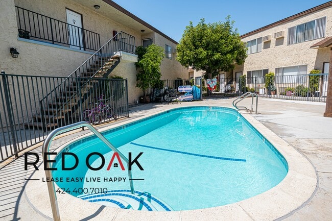 8555 Independence Ave unit 201, Canoga Park, CA 91304 - photo 3