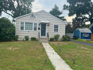 29 Loomis St, Milford, CT 06460