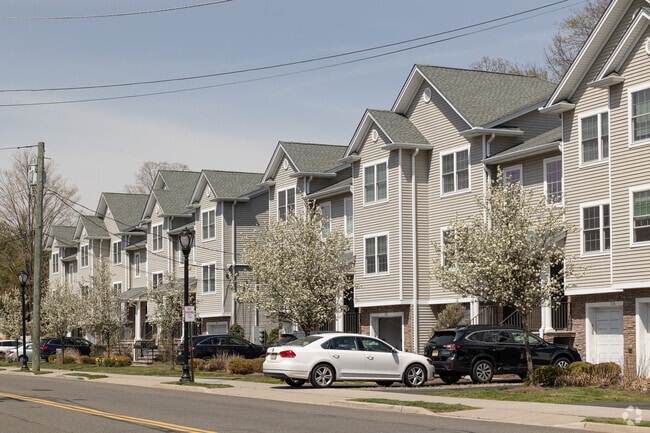 Townhomes are popular in the Midland Park neighborhood.