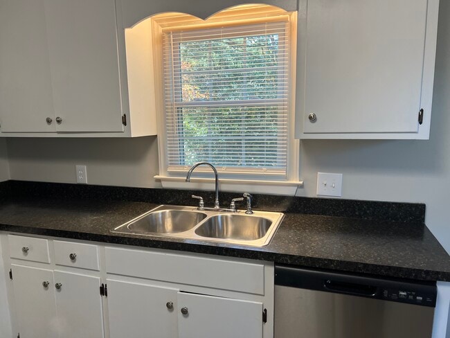 2703 Byerly Dr N, Wilson, NC 27896 - photo 6