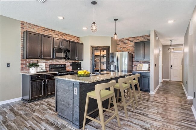 30907 Summer Sun Lp, Wesley Chapel, FL 33545 - photo 6