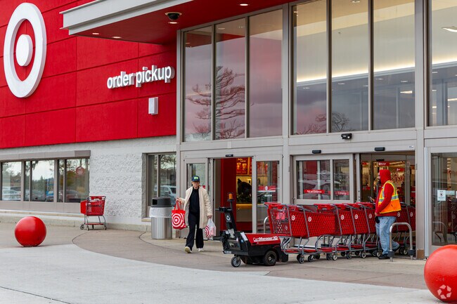 Big‑box convenience sits minutes from quiet blocks in The North End, MA.