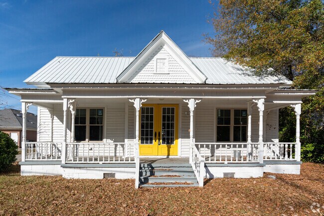 Small cottages can be found around the downtown area of Selma, NC.