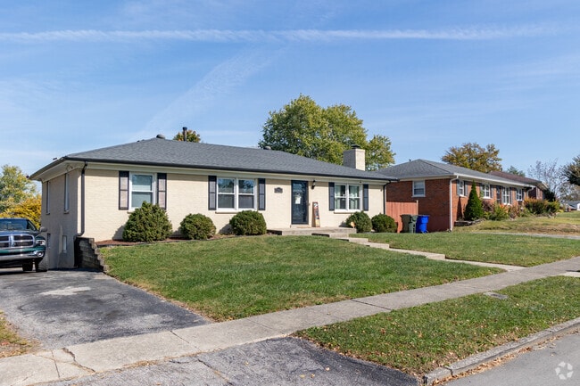 The median home in Radcliffe-Elkhorn Park was constructed in 1965.