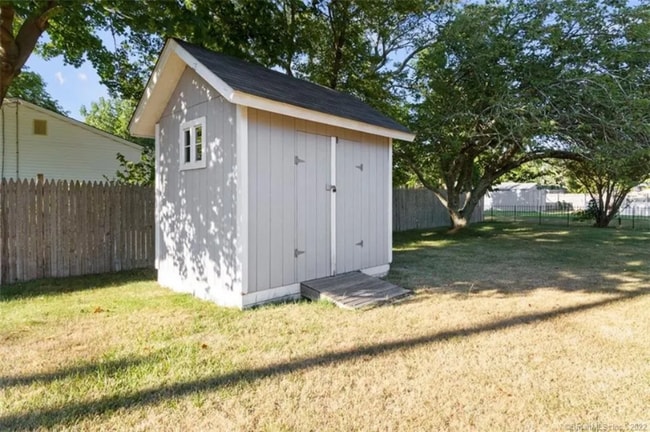 8 Indian Field Rd, Groton, CT 06340 - photo 6