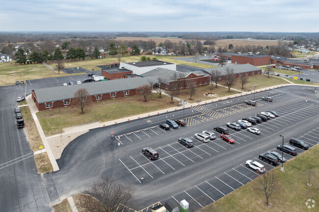 Rogers Elementary School in Waterloo, IL offers a nurturing learning environment.