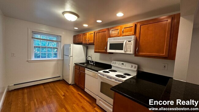 67 Wyman St unit 9, Waban, MA 02468 - photo 5