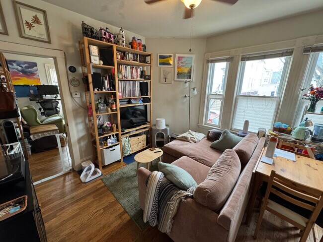 55 Cedar St unit 2, Somerville, MA 02143 - photo 3