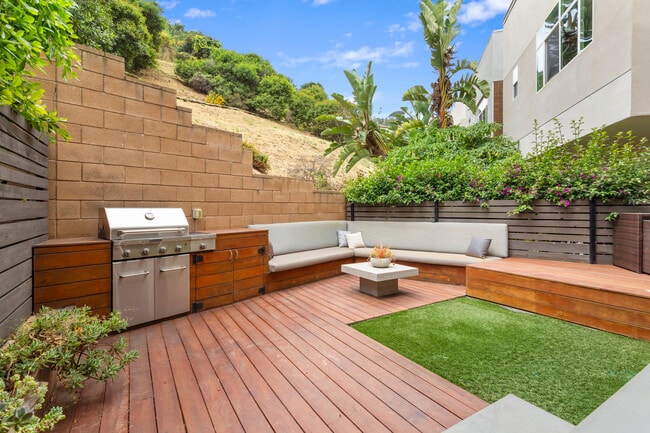 2775 Wright Ln, Los Angeles, CA 90068 - photo 2