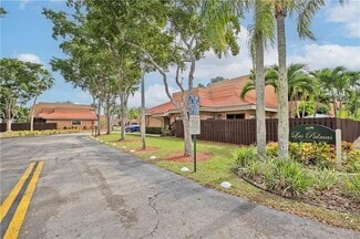 12032 S Las Palmas Dr, Pembroke Pines, FL 33025