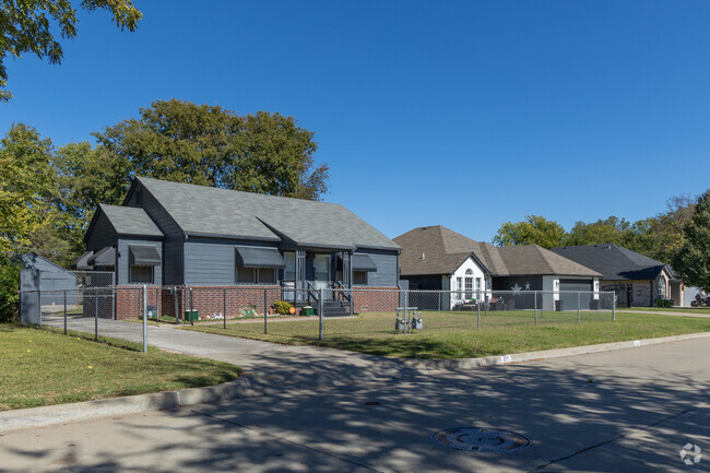 Neighbors in Dunbar embrace the challenge to paint with bold colors and decorate in unique style
