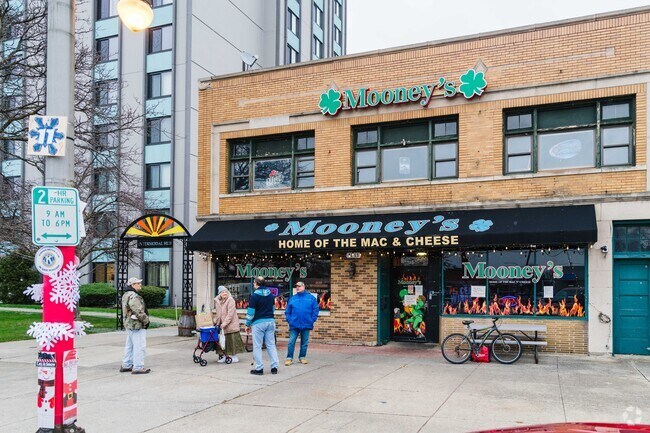 Residents in Tonawanda have plenty of restaurants to choose from.