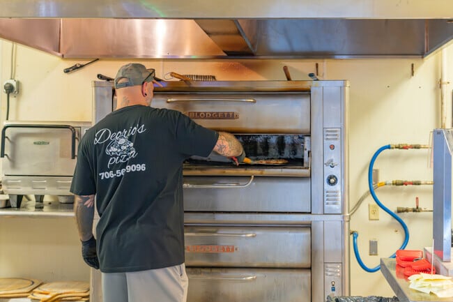 East Carver Heights has a great selection of restaurants like Deorios Pizza parlour.