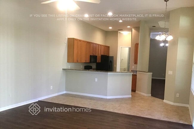 3711 65th Ave E, Sarasota, FL 34243 - photo 3