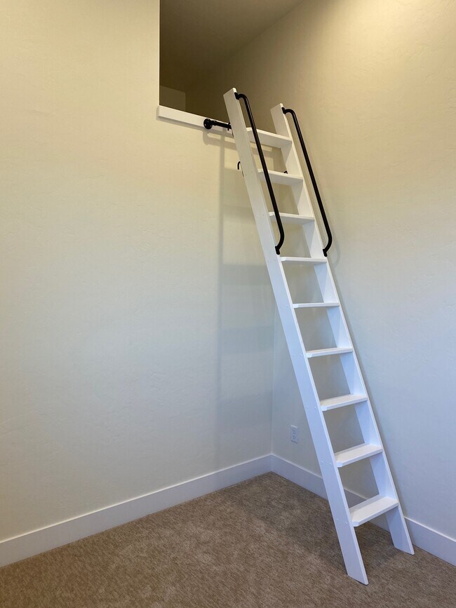 2380 Willamette St Unit A, Eugene, OR 97405