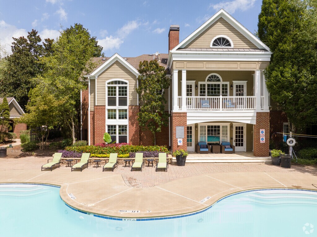 Flats at North Springs 6850 Peachtree Dunwoody Rd, Sandy Springs, GA