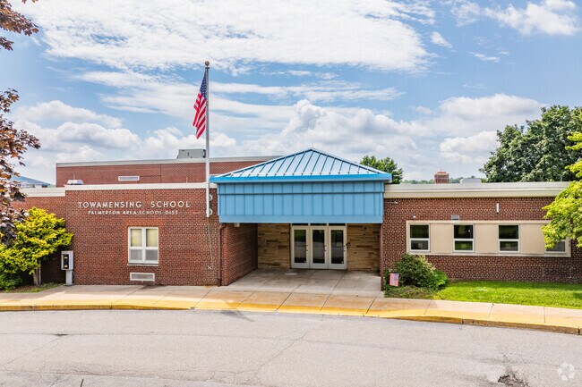 Towamensing Elementary School receives a B- from niche.com.