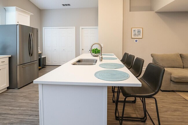 114 Sunny Oak Trail unit ID1222851P, Kissimmee, FL 34746 - photo 6