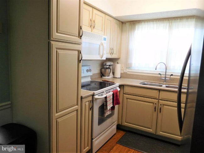 9300 Caspian Way, Manassas, VA 20110 - photo 6