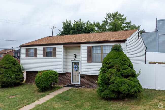 You can find split-level homes on the streets of Crawford-Roberts.