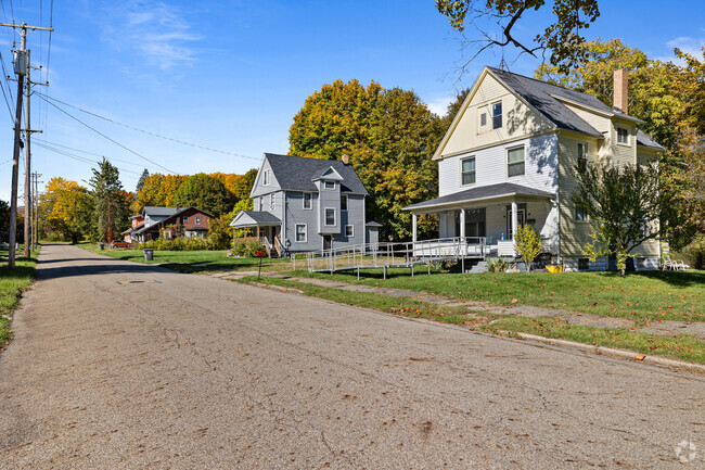 Sidewalks line the residential streets of Warren, although some are less walkable.