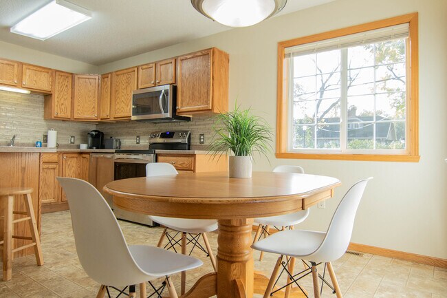 129 16th St S unit 1, Fargo, ND 58103 - photo 3