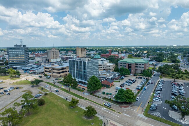 Enjoy world-class entertainment and events in Downtown Lake Charles.