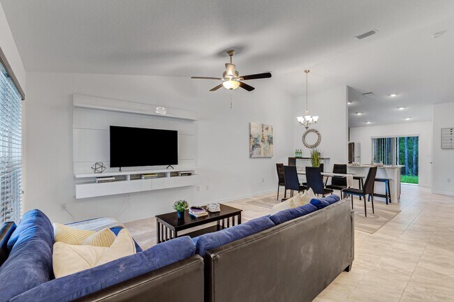 71 Pony Express Dr unit B, Palm Coast, FL 32164 - photo 2