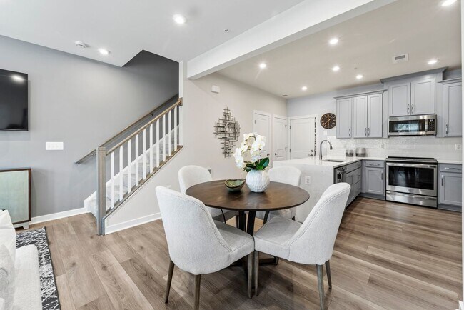 13500 Innovation Station Loop unit 36396544, Herndon, VA 20171 - photo 5