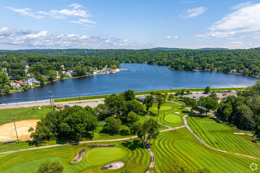 About Packanack Lake Schools, Demographics, Things to Do