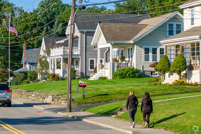 Taking a stroll in the Pottersville neighborhood is a delightful experience.