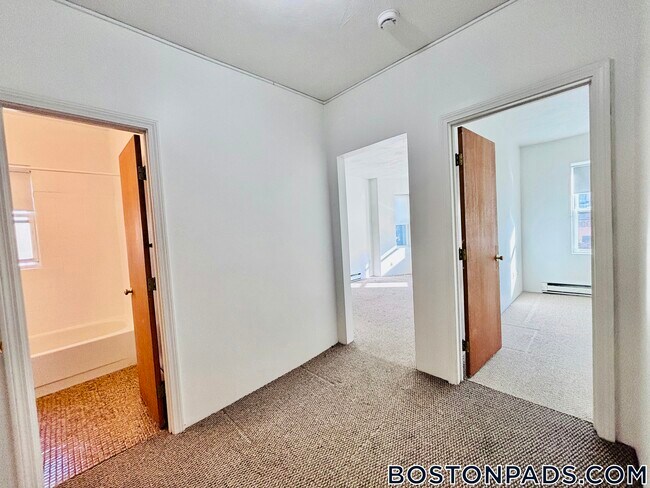 111 Norway St unit 302, Boston, MA 02115 - photo 4