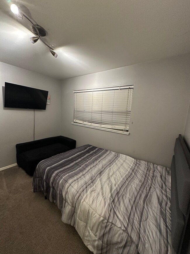 4699 E Bails Place, Denver, CO 80222 - photo 5