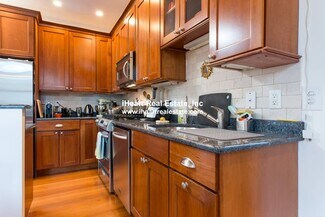 72 Cypress St Unit 2, Brookline, MA 02445