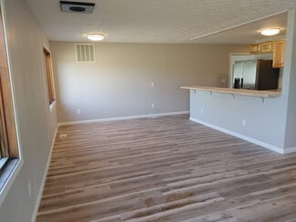 566 N Bailey St, Palmer, AK 99645