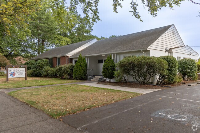 Longview Woman’s Club Building is featured on the National Historic Registry.