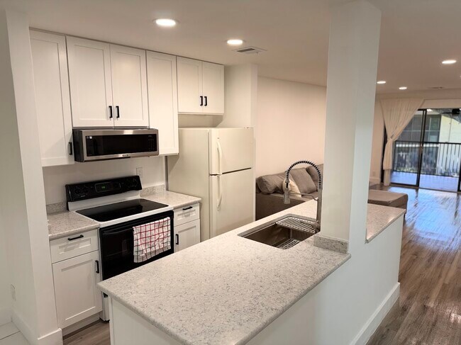 9517 NW 2nd Place unit 9517, Coral Springs, FL 33071 - photo 2