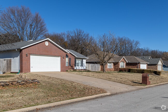 Many homes in Farmington are traditional style homes.