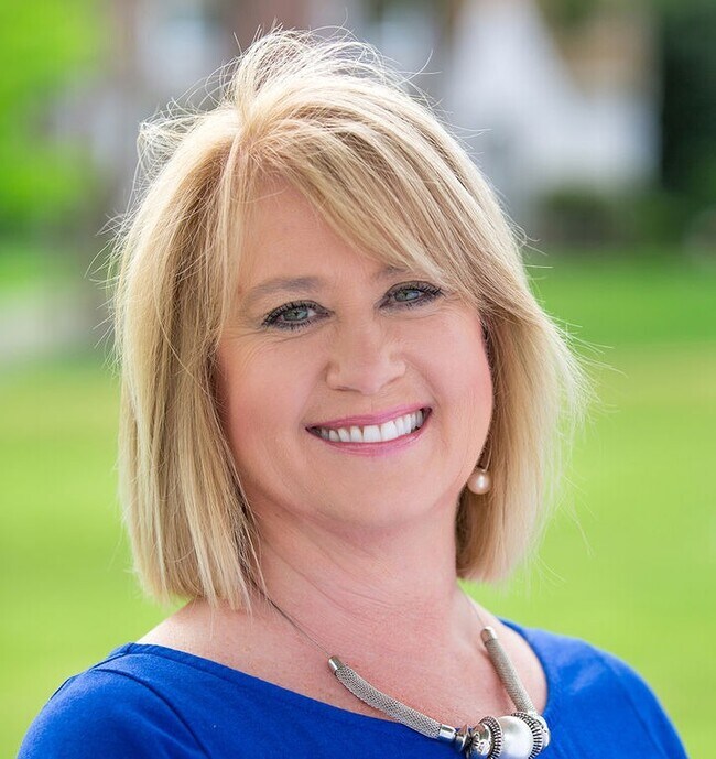 DeAnne Davidson