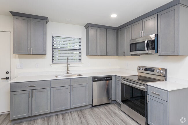 2BR, 2.5BA - 1,100SF